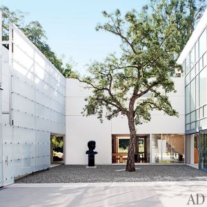 A Contemporary Los Angeles Villa by Michael Lehrer courtyard.jpg